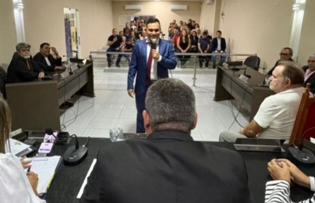 C�mara de Condado-PB realiza cerim�nia de posse do vereador Renato de Bozzano Rodrigues