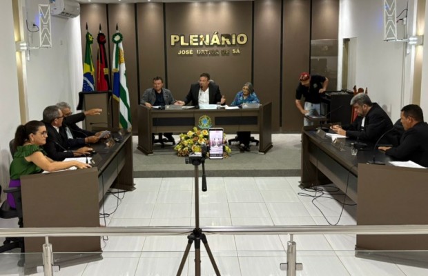 Vereadores participam de mais uma sessão ordinária da câmara de Condado e aprovam três projetos de lei e três requerimentos